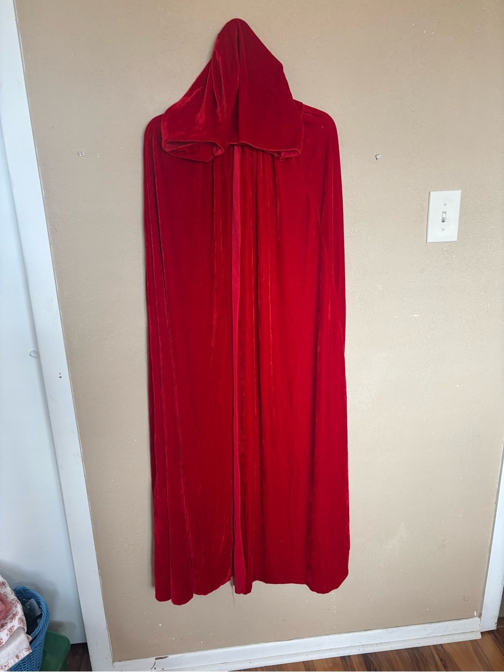 Target Halloween Red Velvet Hooded Unisex Cape Coat costume